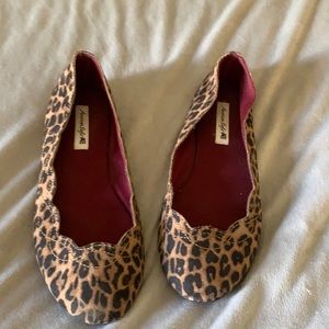 American eagle slip on shoes size 7